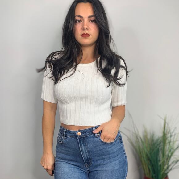 Style Addict White Cropped Crewneck Half Sleeve Sweater - Picture 1 of 6